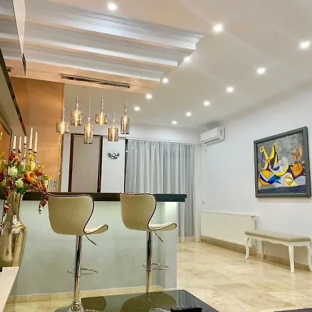 Apartment Solid Alexia Mamaia